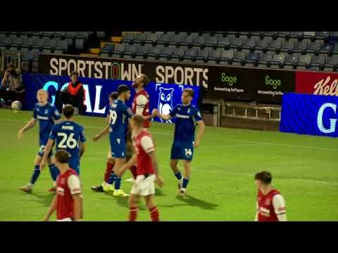 Oldham vs Fleetwood Town
